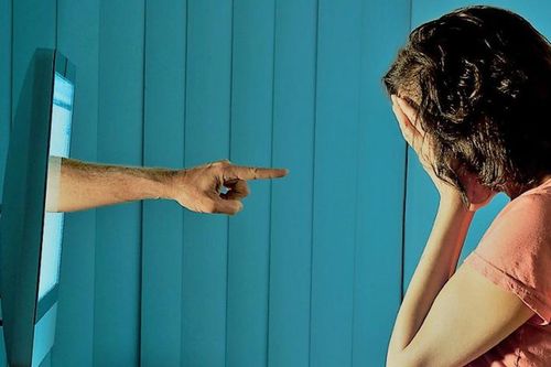 Bạo lực trực tuyến 'leo thang': Gia tăng mức độ tổn thương cho phụ nữ