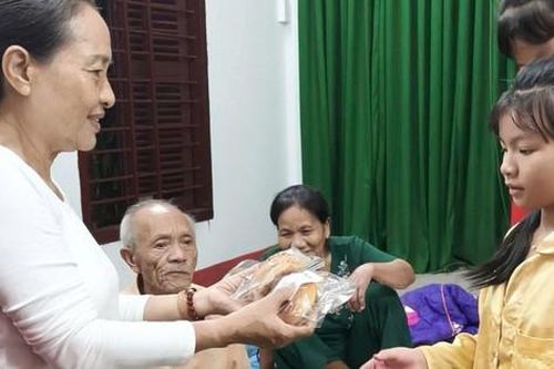 Hội LHPN tỉnh Khánh Hòa tích cực vận động nguồn lực sẻ chia với người dân vùng lũ
