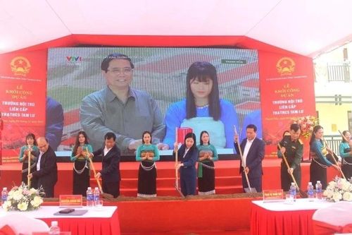 'Sáng bừng' con chữ (Bài 3): Rạng rỡ niềm tin, yêu...