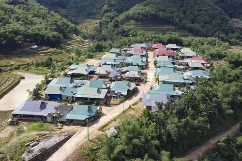 Trên khu tái định cư Co Hương