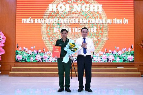 Xã Hòn Đất triển khai quyết định của Ban Thường vụ Tỉnh ủy về công tác cán bộ