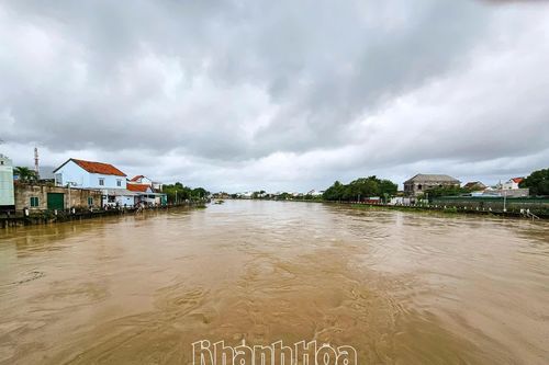 Mưa giảm, lũ trên các sông hạ thấp