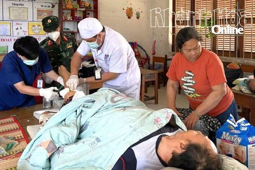 Bộ Chỉ huy Quân sự tỉnh Khánh Hòa tập trung hỗ trợ dân khắc phục sau lũ