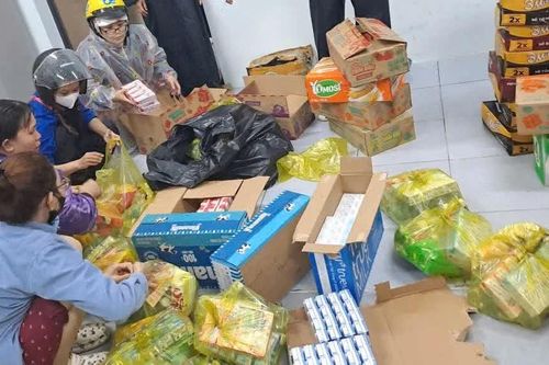 Hội Liên hiệp Phụ nữ xã Đại Lãnh vận động nhu yếu phẩm hỗ trợ người dân vùng bị ngập lụt