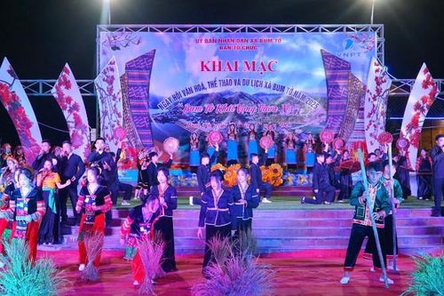 Khai mạc Ngày hội Văn hóa, Thể thao và Du lịch xã Bum Tở năm 2025