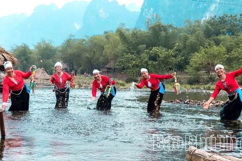 Du lịch Đất Tổ - Sức hút dịp cuối năm