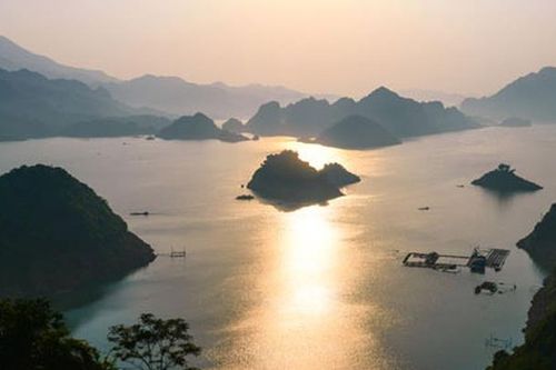 Thầm thì với Đà giang