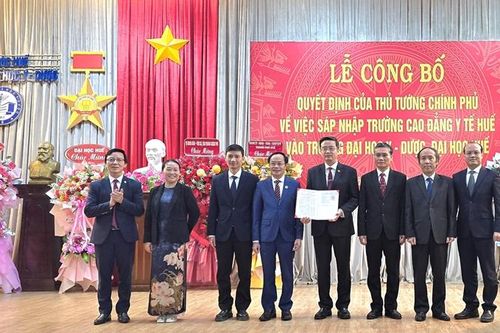 Sáp nhập Trường Cao đẳng Y tế vào Trường Đại học Y - Dược