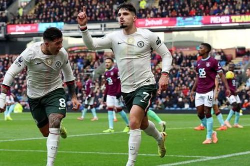 Thắng nhẹ Burnley, Chelsea tạm chiếm ngôi nhì bảng Ngoại hạng Anh