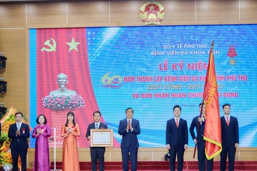 Bệnh viện Đa khoa Phú Thọ kỷ niệm 60 năm Ngày thành lập và đón nhận Huân chương Lao động hạng Ba
