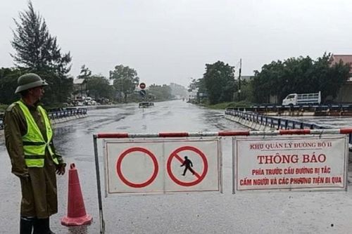 Sớm khôi phục tuyến đường phục vụ cứu hộ, cứu nạn
