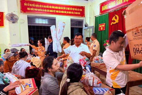 Tập đoàn Hoa Sen cấp tốc cứu trợ miền Trung trước mưa lũ lịch sử