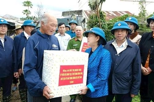 Tập trung mọi nguồn lực ổn định đời sống nhân dân sau lũ