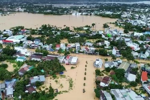 Dốc toàn lực hỗ trợ, chi viện các tỉnh mưa lũ