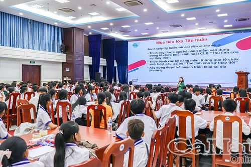 Nâng cao kiến thức, kỹ năng cho Câu lạc bộ 'Thủ lĩnh của sự thay đổi'