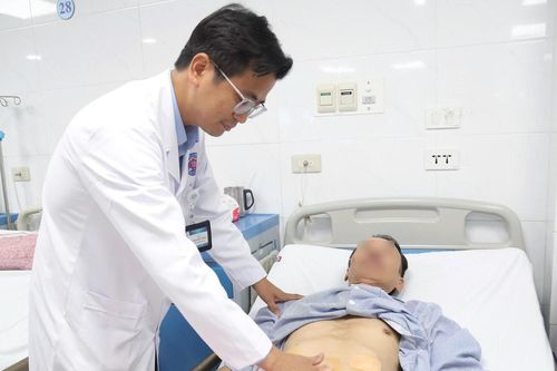 Người đàn ông uống 1,5 lít rượu mỗi ngày phải cắt toàn bộ dạ dày vì ung thư