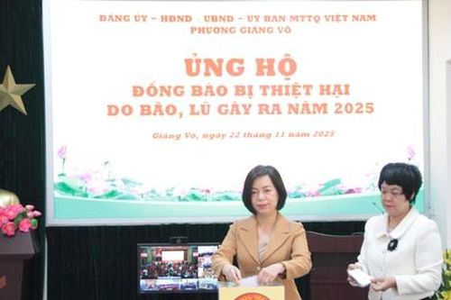 Các phường Giảng Võ, Ba Đình, Ngọc Hà ủng hộ đồng bào bị thiệt hại do mưa lũ