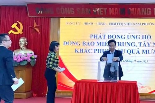 Phường Khương Đình và Phương Liệt ủng hộ hơn 60 triệu đồng hỗ trợ nhân dân vùng bão lũ