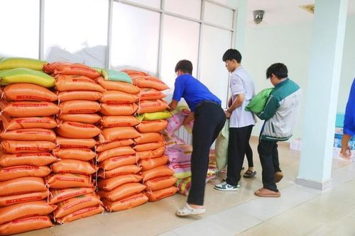Buôn Ma Thuột chạy đua 'tiếp sức' cho người dân vùng lũ