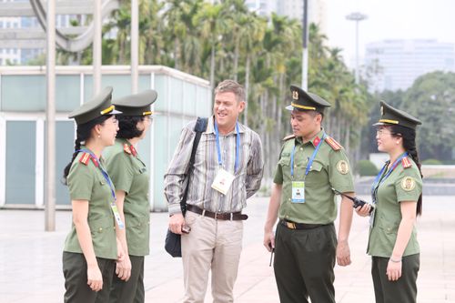 Nhà văn Nguyễn Ngọc Tiến: 'Mùa thu Hà Nội đẹp hơn, vì ta được sống trong một thành phố bình yên'