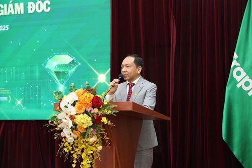 Tổng giám đốc hãng dược hơn 50 năm tuổi xin từ nhiệm