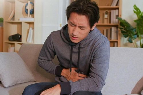 5 dấu hiệu dễ bị nhầm lẫn cảnh báo ung thư dạ dày