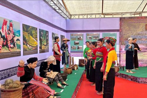 Khám phá nét văn hóa đặc sắc dân tộc Mường tại 'Ngôi nhà chung'