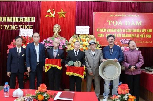 Gần 300 hiện vật quý được trao tặng cho Bảo tàng Thanh Hóa