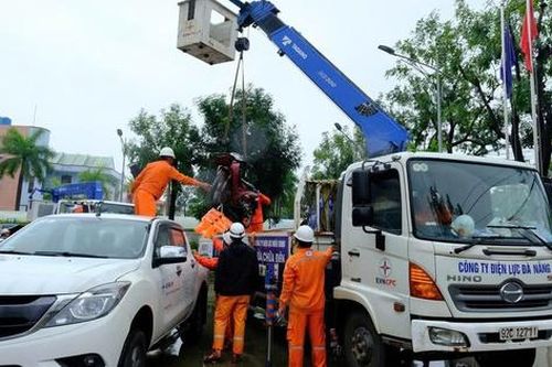 EVNCPC tăng cường nhân lực khắc phục điện tại Đắk Lắk sau mưa lũ lịch sử