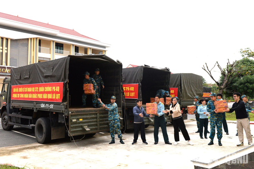 Phối hợp vận chuyển, trao tặng nhân dân vùng lũ tỉnh Gia Lai, Đắk Lắk 35 tấn nhu yếu phẩm