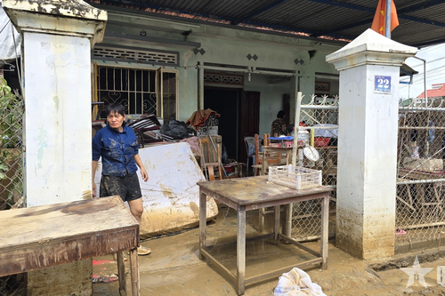 Mưa tạnh, nước mắt vẫn rơi ở Diên Điền