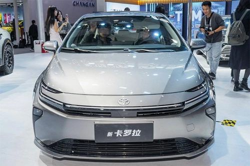Toyota Corolla 2026 chính thức ra mắt, 'uống xăng' chỉ 4,13 lít/100 km