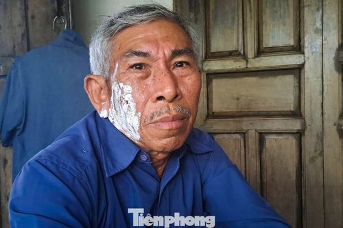 Sau trận lũ không còn gì ngoài hai bàn tay trắng và đôi chân trần