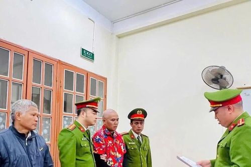 Bắt đối tượng điều khiển xe máy che biển số, đánh võng, cắt ngang đầu nhiều phương tiện