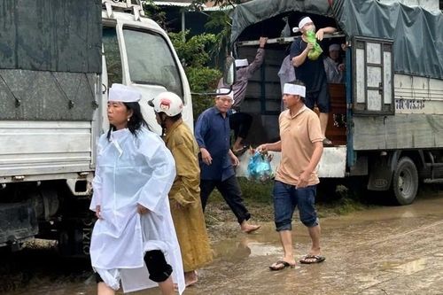 'Tôi chưa bao giờ thấy trận lũ nào lớn như thế này'