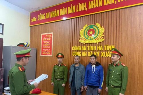 Phê chuẩn khởi tố 2 'bạn nhậu' trộm cắp gà của dân