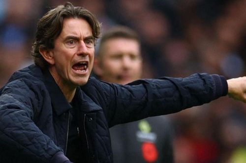 Tottenham bị la ó, mang áp lực tới Emirates gặp Arsenal