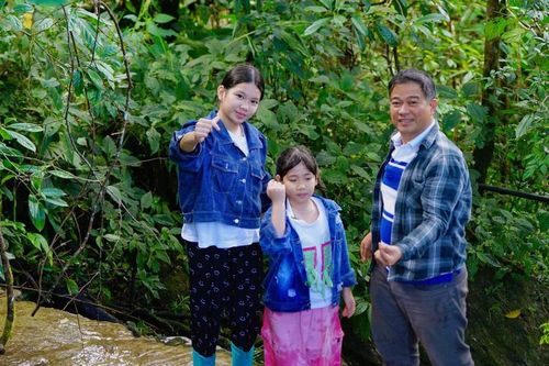 Cha con vạn dặm: Hành trình trồng sâm của bố và con gái