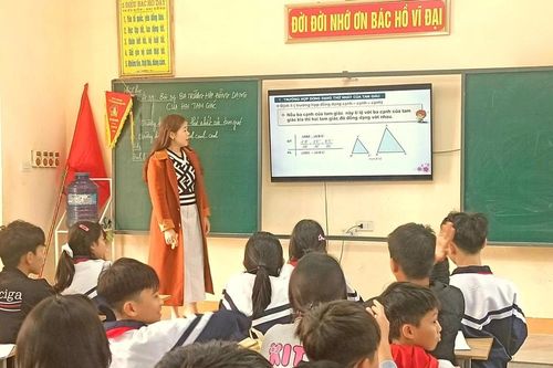 Giáo viên hợp đồng ở Nghệ An mong ngóng được ưu tiên tuyển dụng