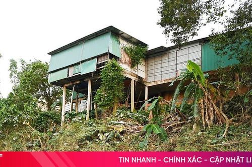 Sông 'nuốt' đất, áp sát móng nhà...