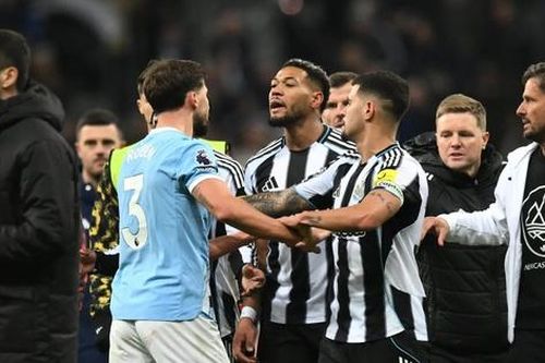 Căng thẳng bùng phát sau chiến thắng của Newcastle trước Man City