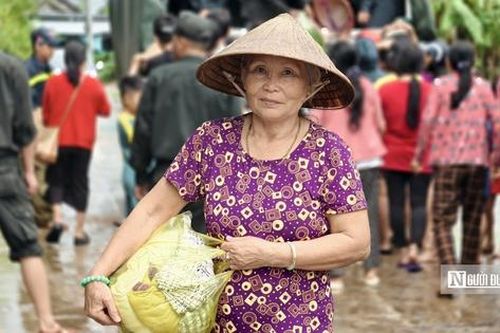 Đắk Lắk ngày sau lũ: Mỗi bữa cơm là niềm hy vọng