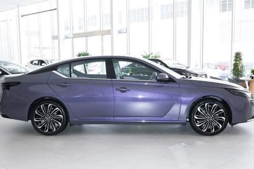 Nissan giới thiệu xe sedan hạng D giá hơn 500 triệu đồng, cạnh tranh với Toyota Camry