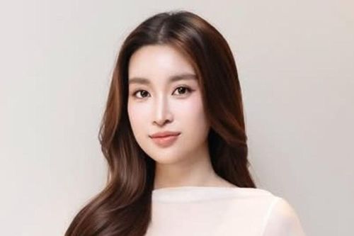 Chiếc điện thoại 10 triệu của con dâu bầu Hiển
