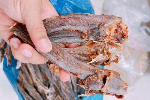 Loại cá có vẻ ngoài 'phát khiếp' là đặc sản Cà Mau, phơi khô bán 500 nghìn/ký vẫn cháy hàng