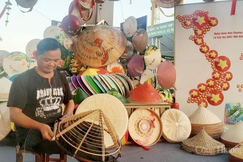 Nón Chuông: Giữ nghề truyền thống, lan tỏa văn hóa Việt ra thế giới