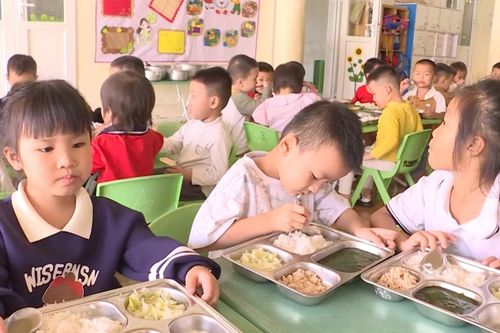 Tỷ lệ trẻ suy dinh dưỡng ở miền núi: Giảm nhưng vẫn cao