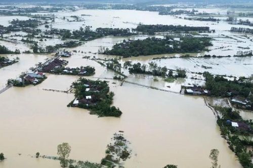 Lũ lịch sử tàn phá Nam Trung Bộ, 102 người chết, mất tích