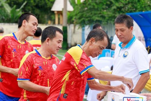 Gây quỹ thiện nguyện từ giải bóng đá đồng hương Duy Nghĩa