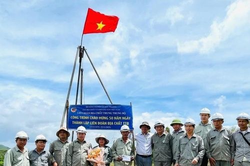 Khám phá tài nguyên, mở lối phát triển bền vững
